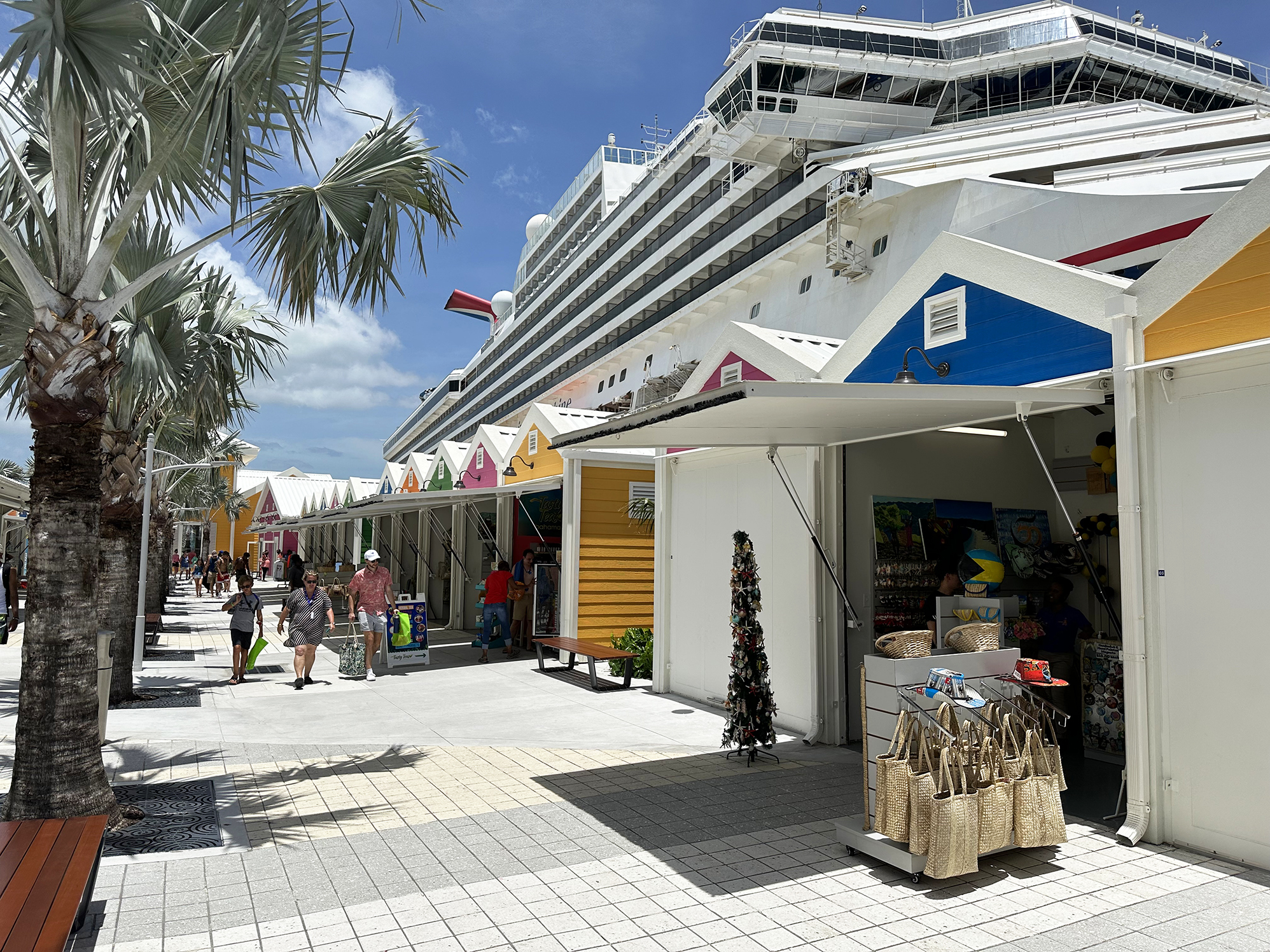 Joann's Souveniers - Nassau - Bahamas