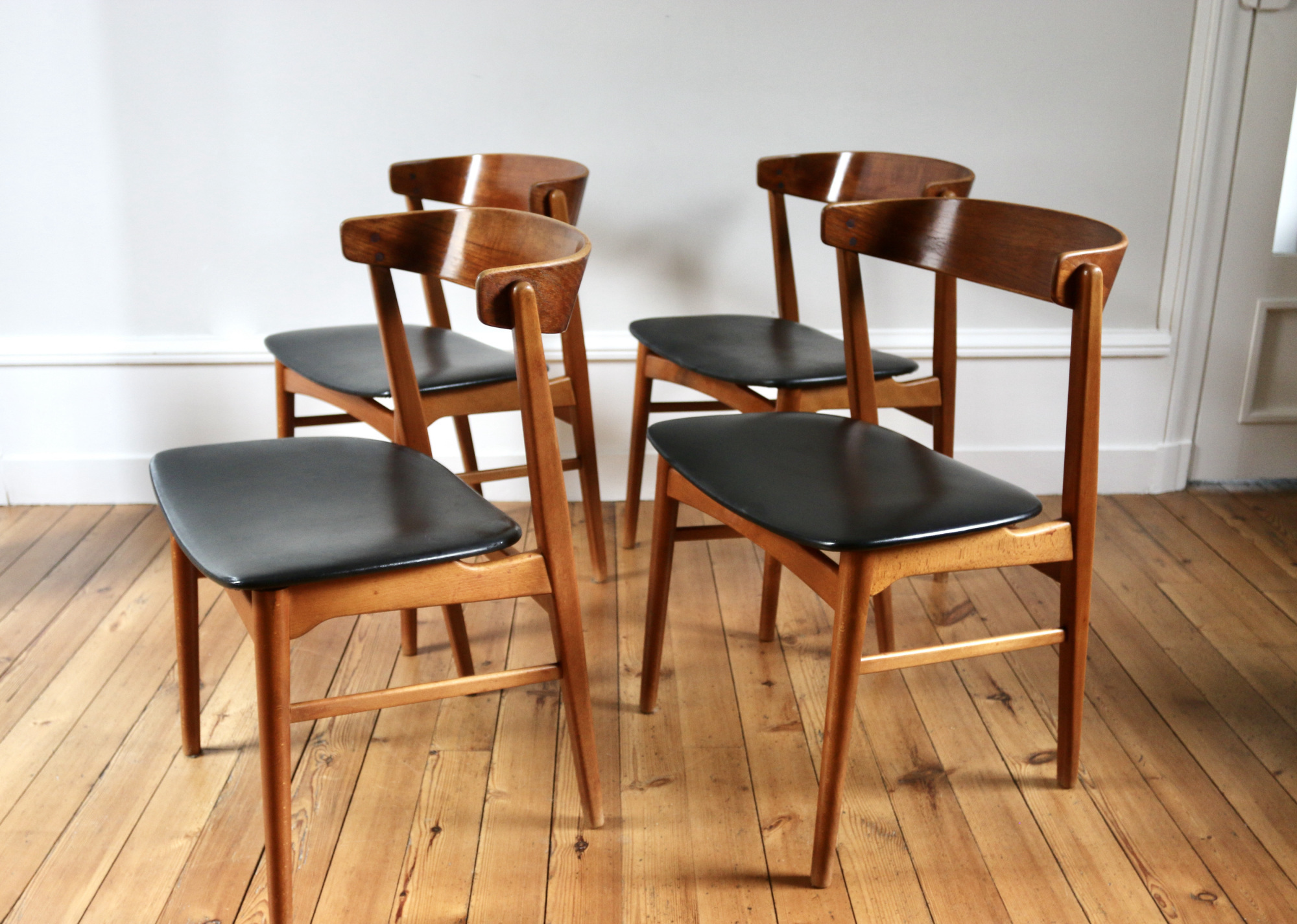 Série de 4 chaises scandinaves teck vintage H.W Klein 1960 - Colonel Vintage