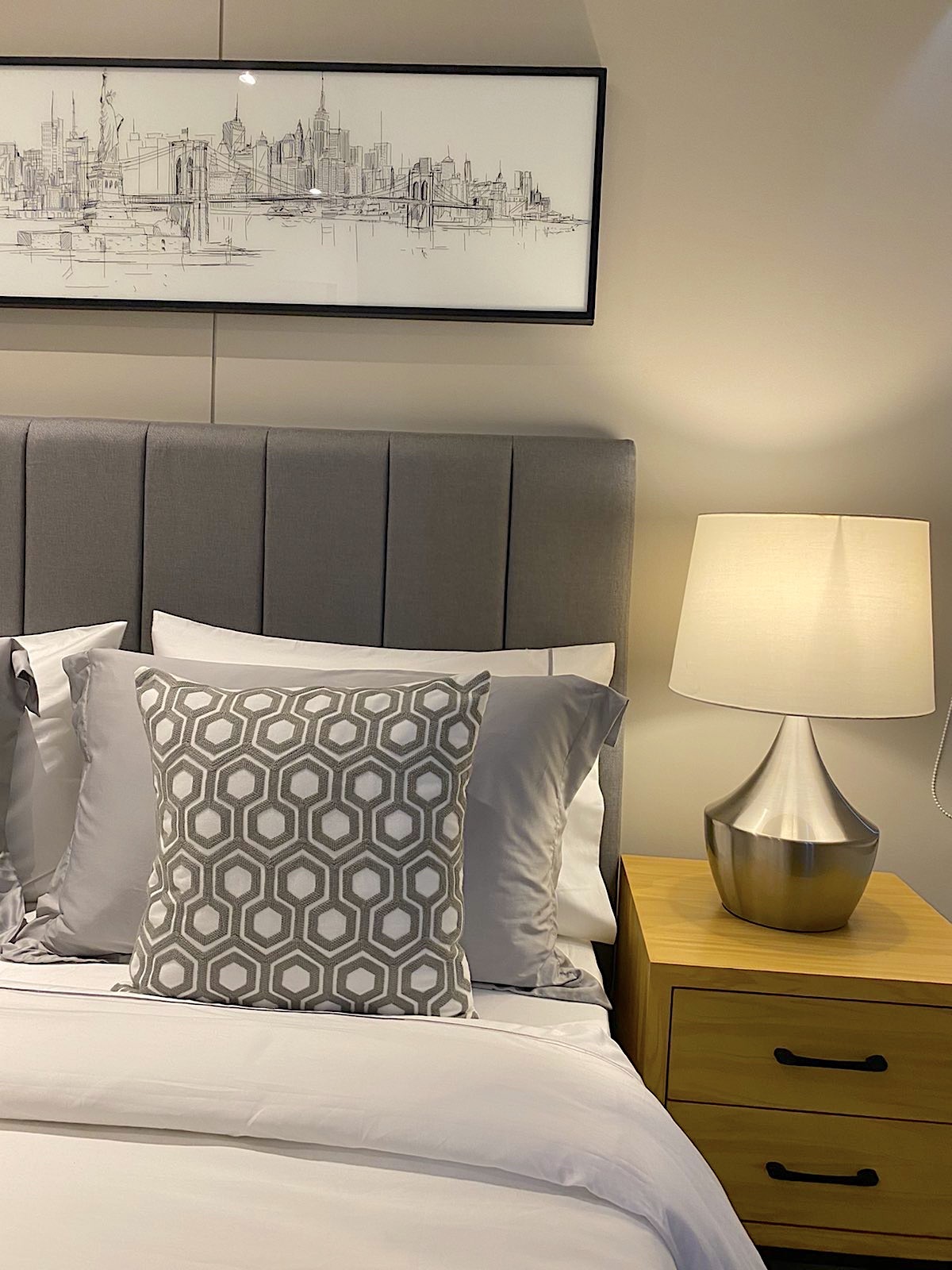 Lincoln at the Proscenium: Studio Unit - THIS Creative House